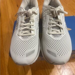 Brooks Women's White Sneakers